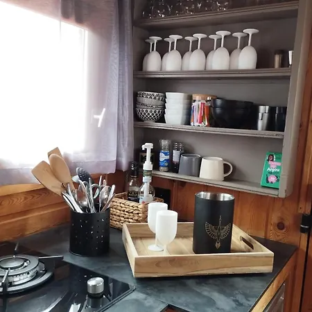 La Toue Charme ספינת מלון