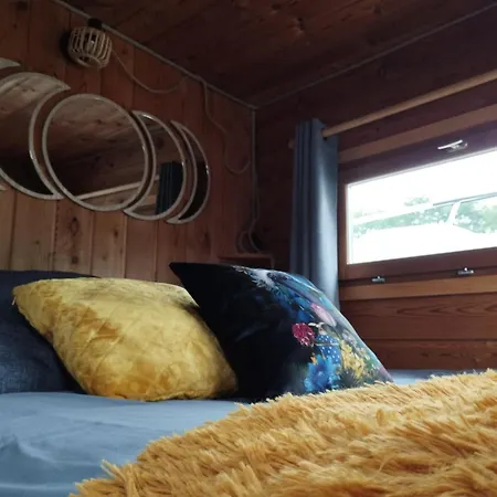 ספינת מלון La Toue Charme